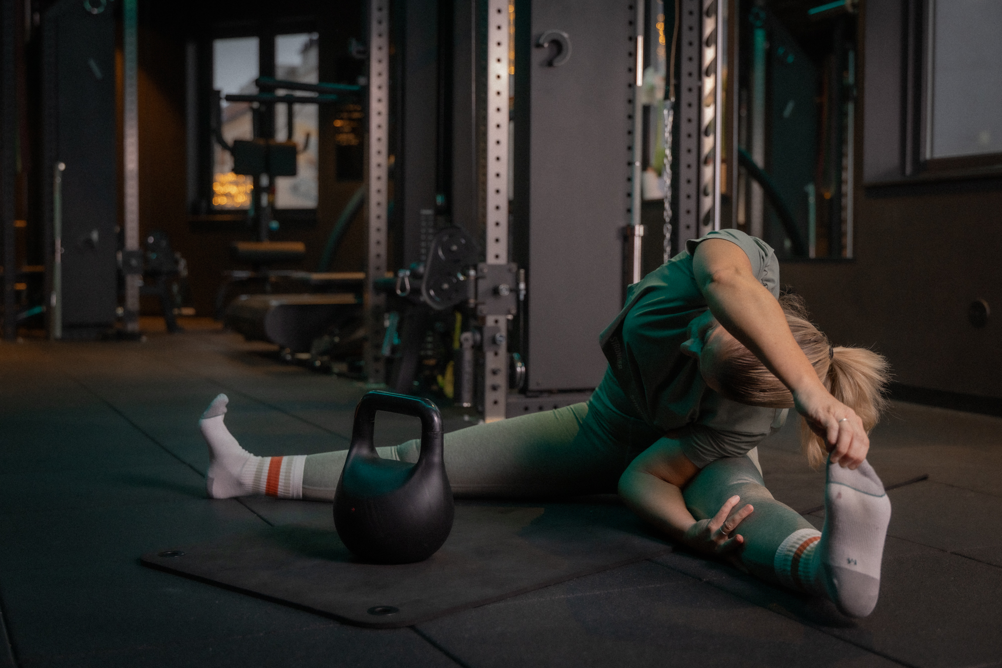 Person tøyer hamstring hos Torp&Co.